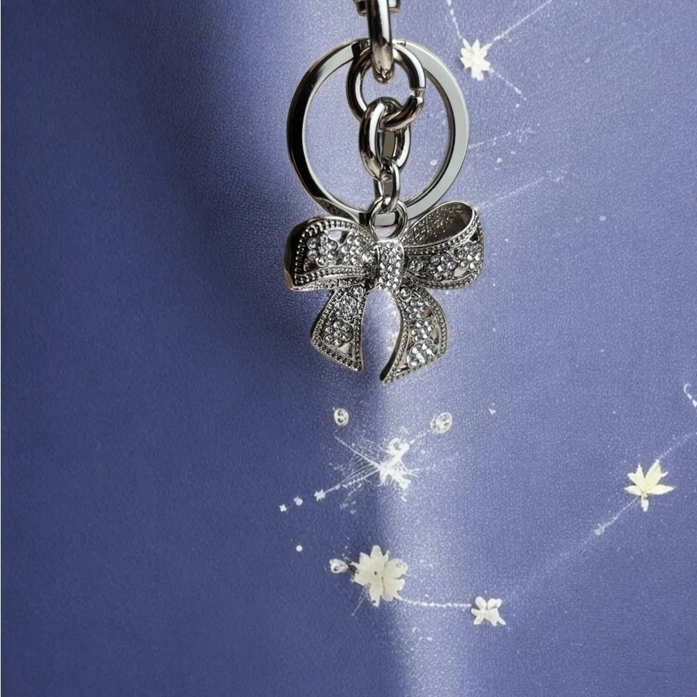 🍂Coach Silver Bow Keychain - Picture 7 of 8